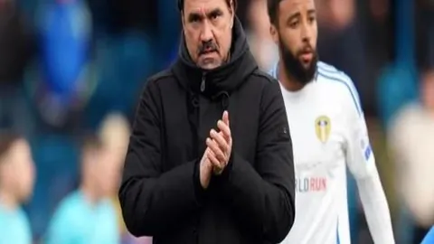 C罗让权点球展现领袖风度，激励球迷力挺马内