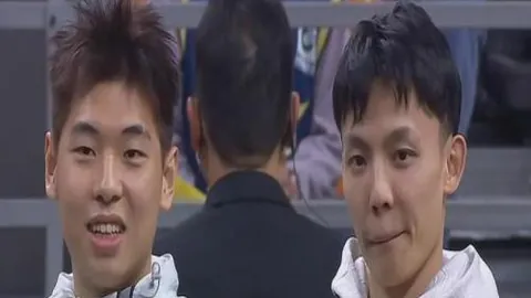 奥莫特砍下19分5篮板，米奇贡献28分7助攻，北京队末节15分逆转青岛队