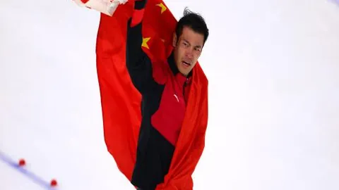 “王文轩加盟重庆铜梁龙，广州队前球员累计出场48次”